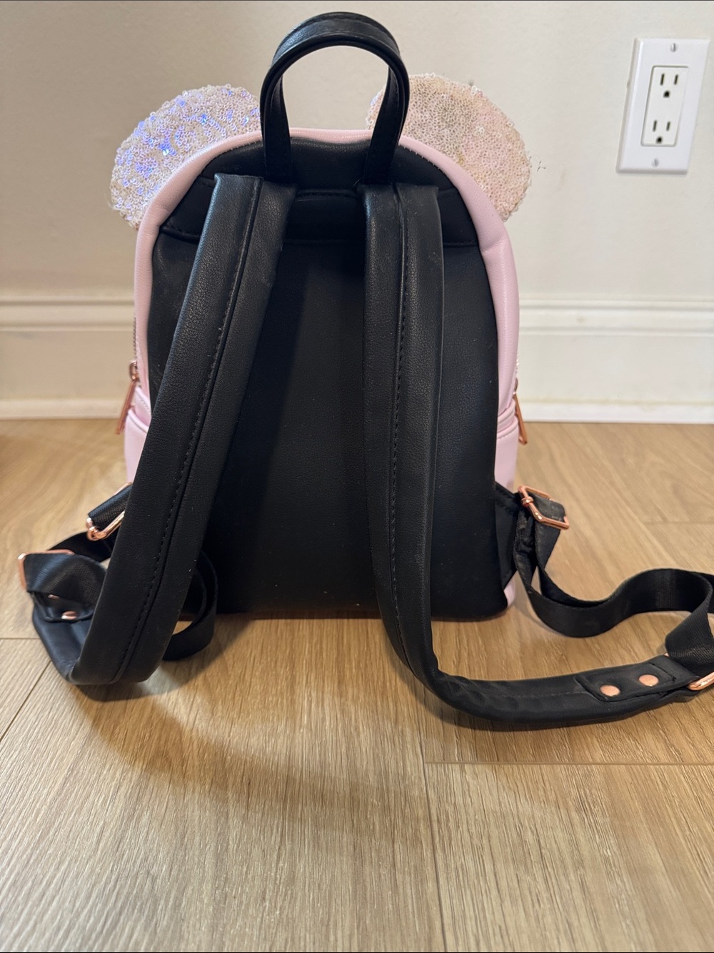 Disney Loungefly Pink Sequin Bow Mini Backpack - Picture 4 of 4